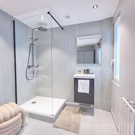 Appartamento Modern With Terrace & 4 Spacious Bedrooms *