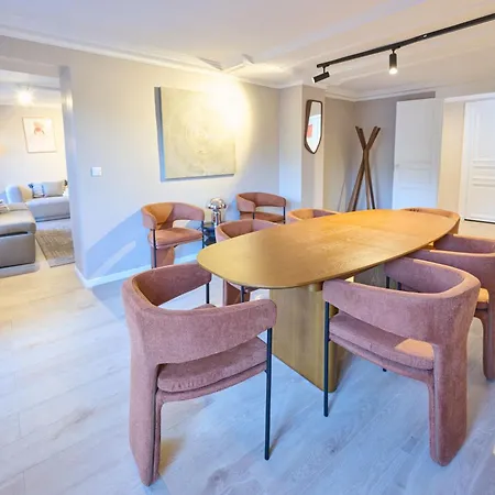 Appartamento Modern With Terrace & 4 Spacious Bedrooms