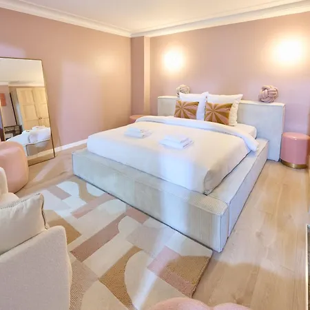 Appartamento Modern With Terrace & 4 Spacious Bedrooms