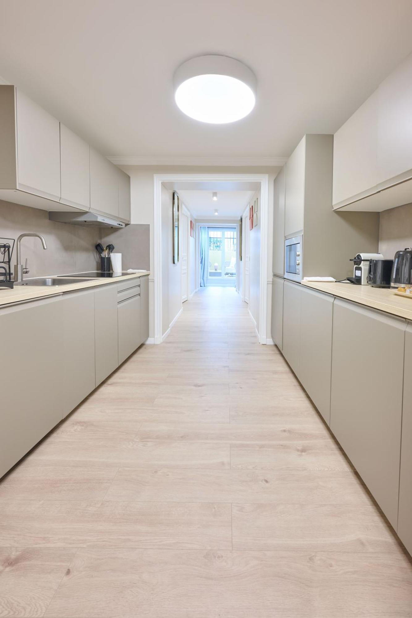Modern With Terrace & 4 Spacious Bedrooms Parigi