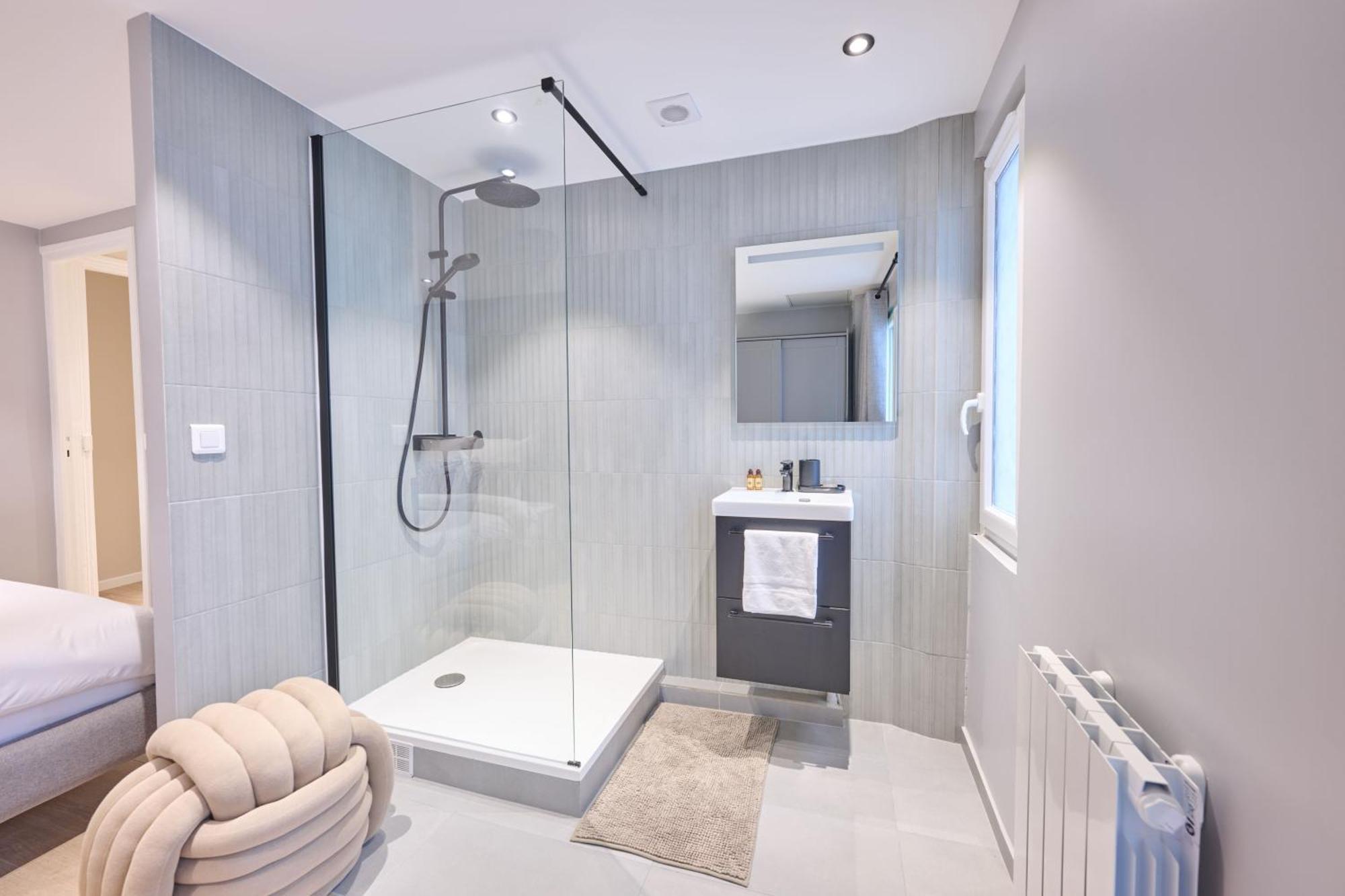 Appartamento Modern With Terrace & 4 Spacious Bedrooms *