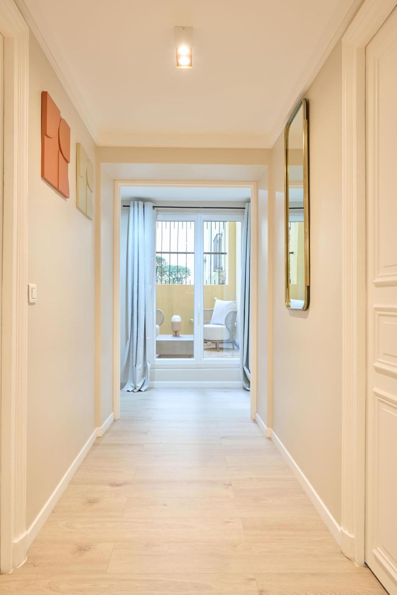 Appartamento Modern With Terrace & 4 Spacious Bedrooms